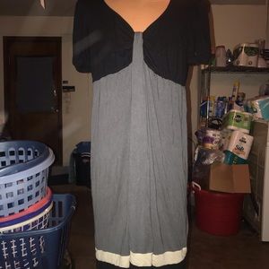 Cure black gray yellow dress. Roomy!